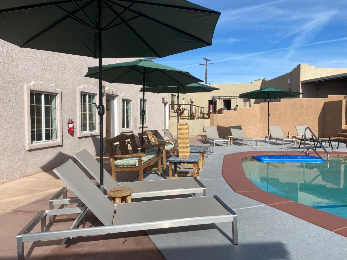 Mi Kasa Hot Springs 420,Adults Only, Clothing Optional Hotel Desert Hot Springs Eksteriør billede