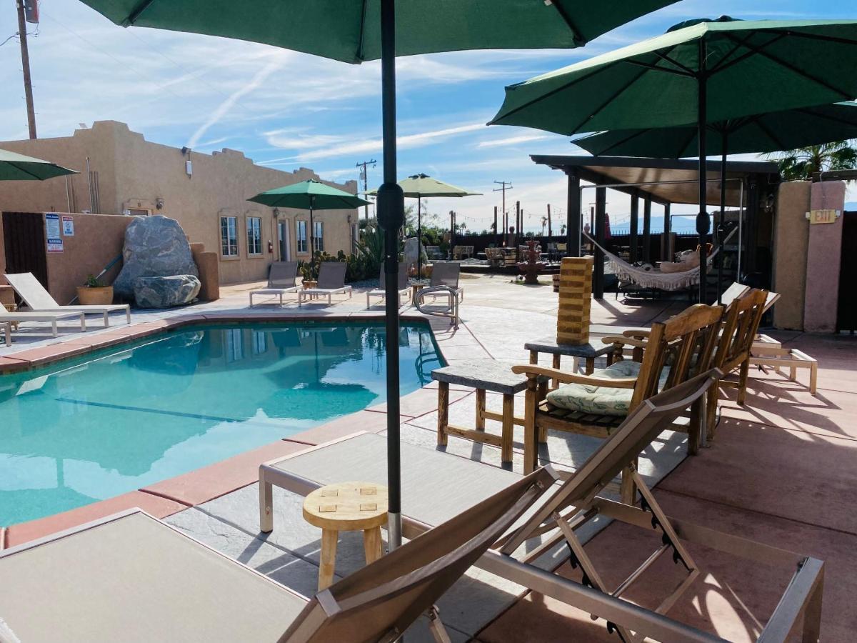 Mi Kasa Hot Springs 420,Adults Only, Clothing Optional Hotel Desert Hot Springs Eksteriør billede