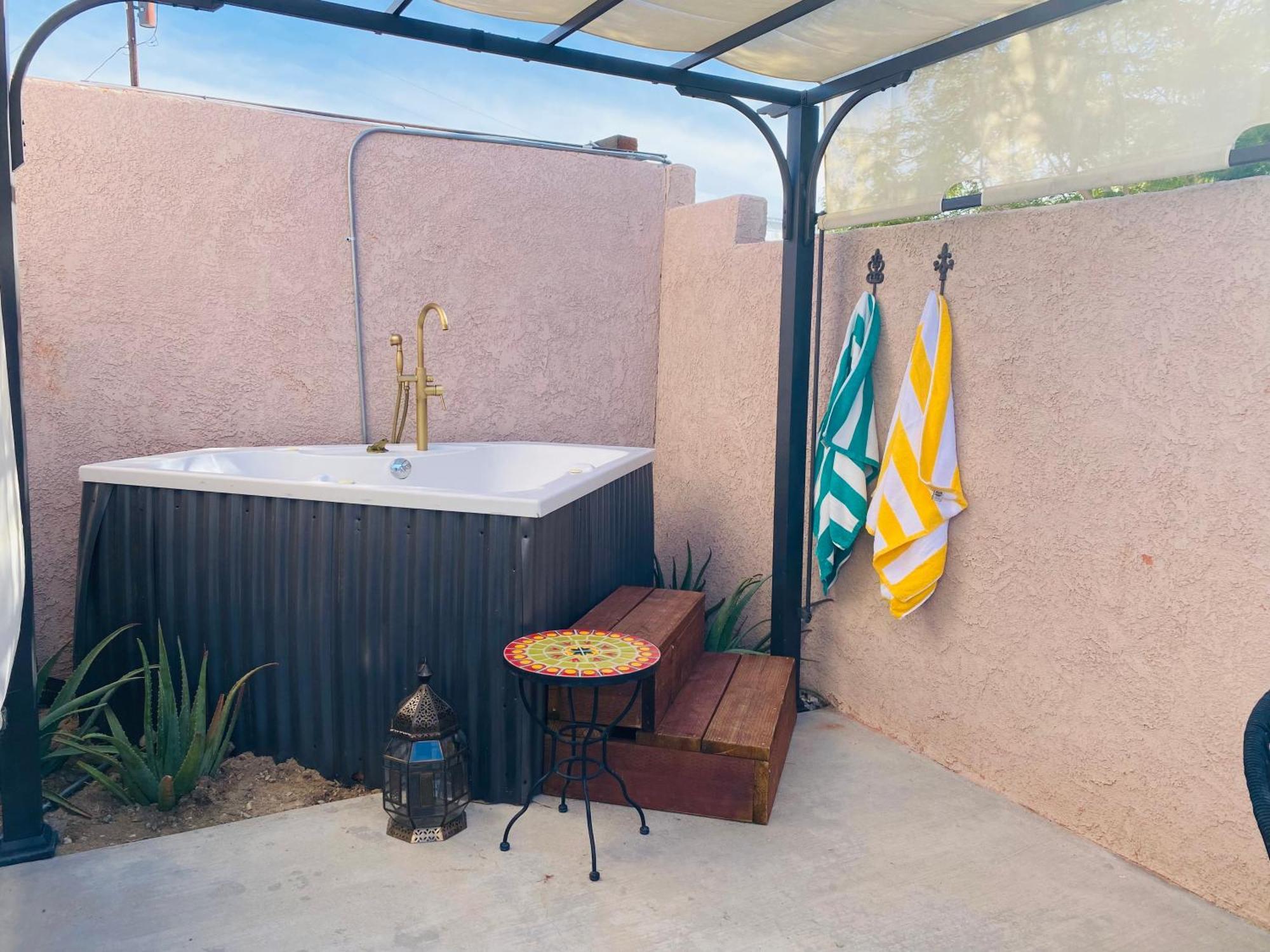 Mi Kasa Hot Springs 420,Adults Only, Clothing Optional Hotel Desert Hot Springs Eksteriør billede